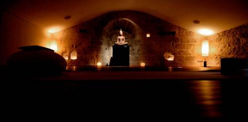 Om und Namasté! Belebende Yoga-Sessions in einzigartiger historischer Kloster-Kulisse